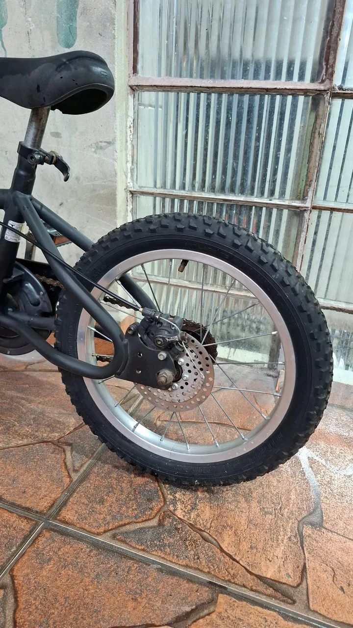 Bicicleta Aro 16 freios a Disco (Sou da Parada de Taipas) - Foto 3