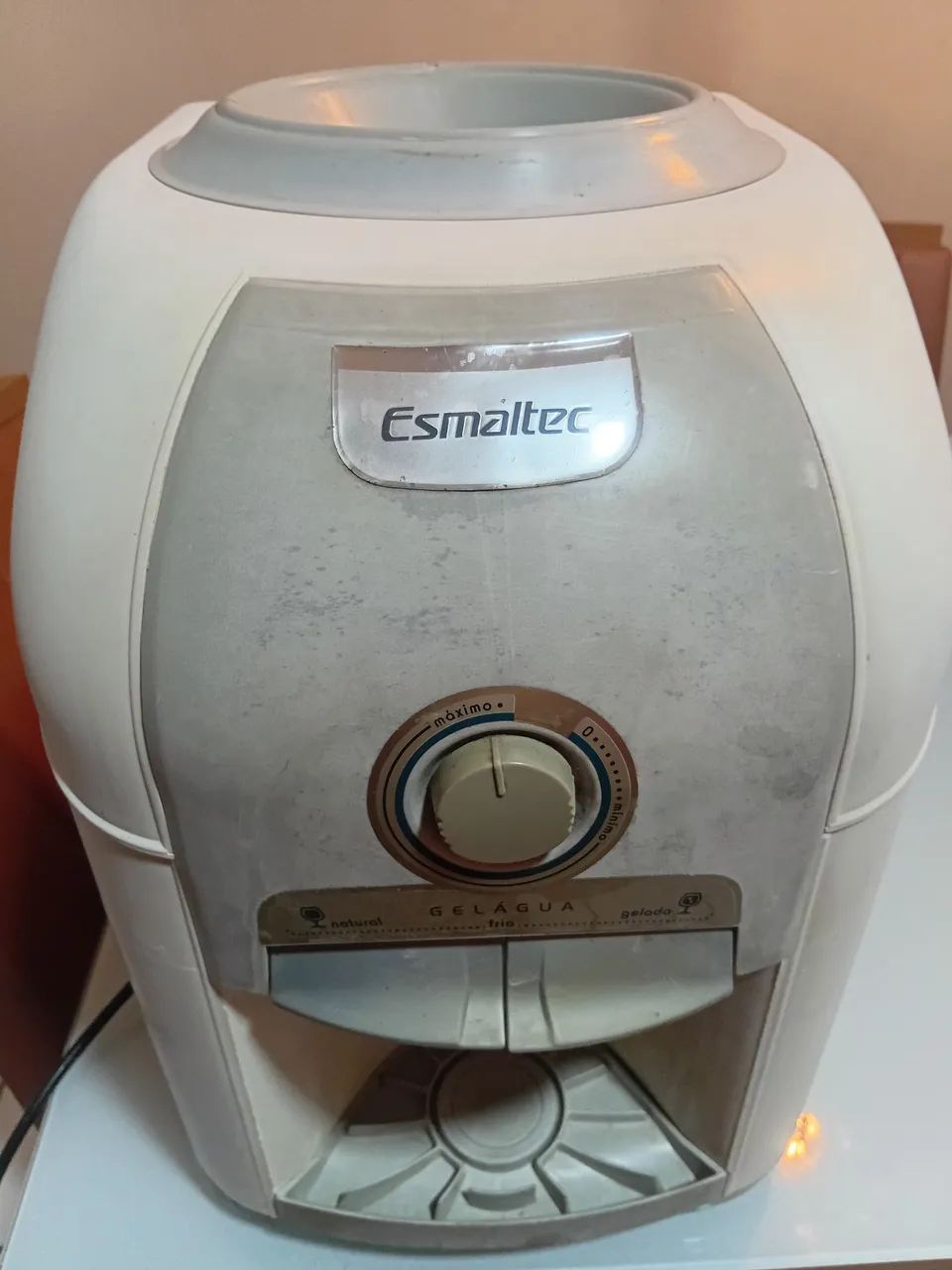Gela água 