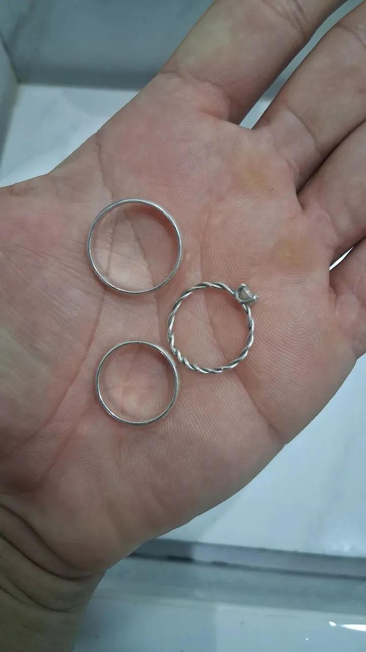 Vendo Par de Alianças em Prata 925 com Anel solitário  - Foto 4