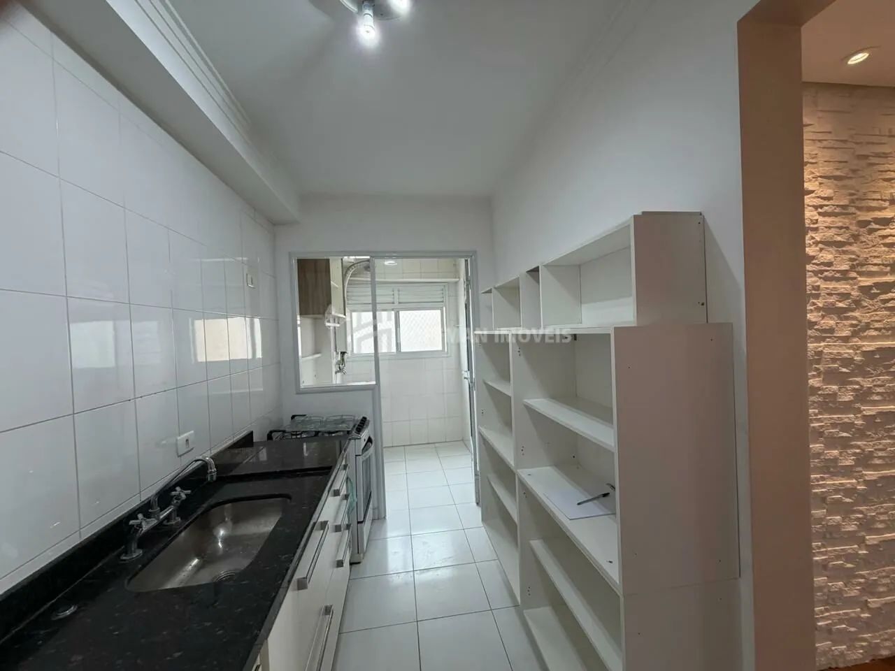 Apartamento com 2 dormitórios à Venda, 70 m² - Centro. - Foto 5