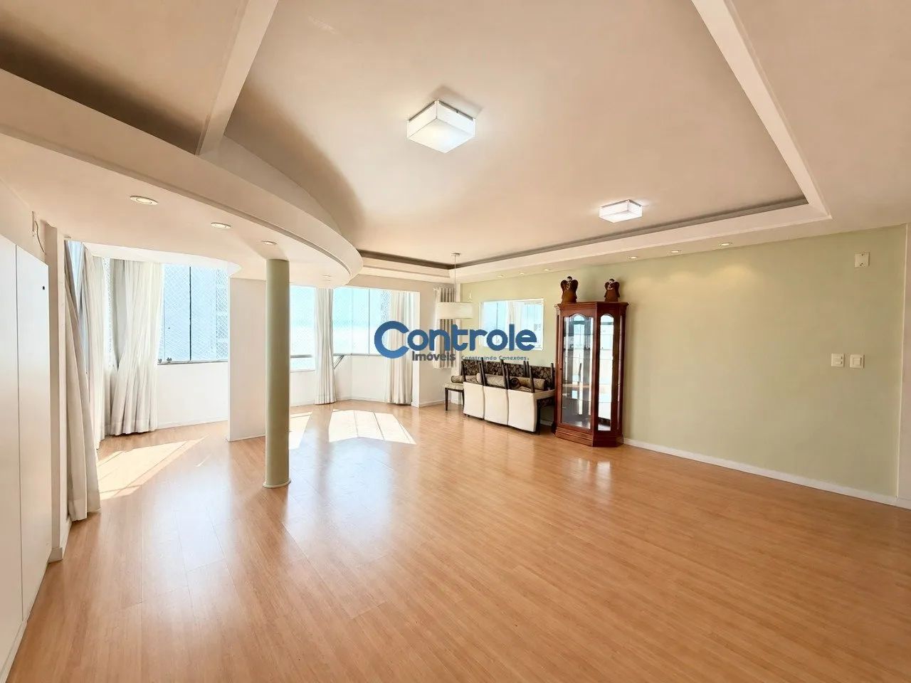 Apartamento com 03 dormitórios na Agronômica, em Florianópolis/SC! - Foto 2