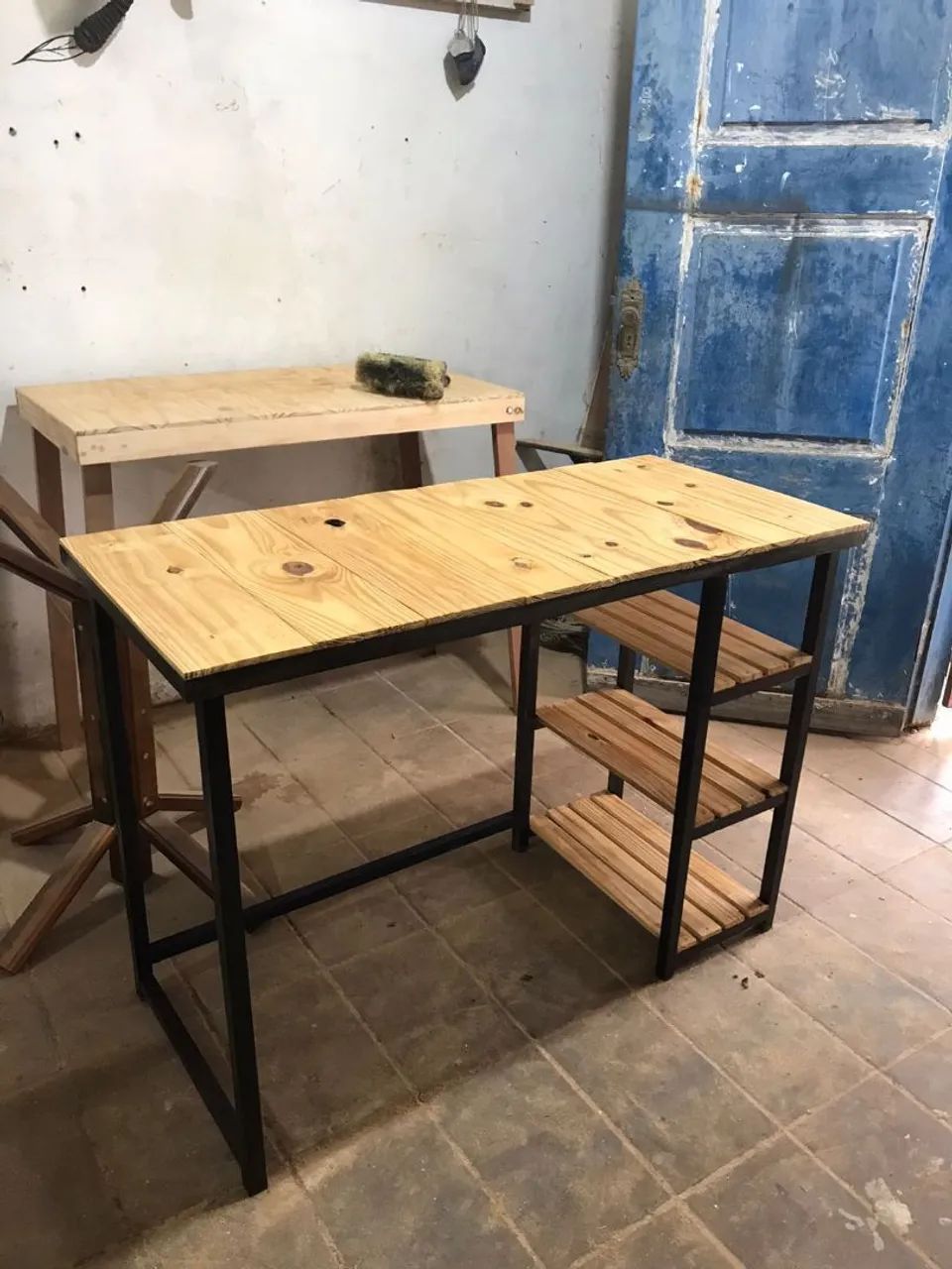 Mesa de madeira no estilo industrial (ENCOMENDA)