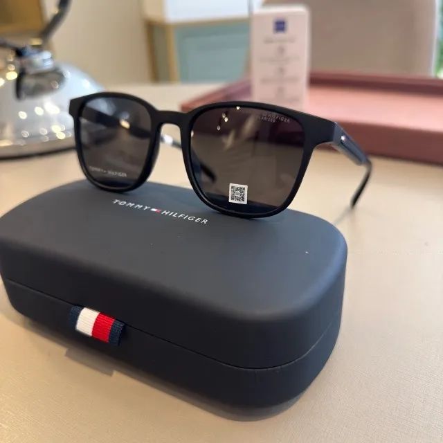 Óculos de sol Tommy Hilfiger 