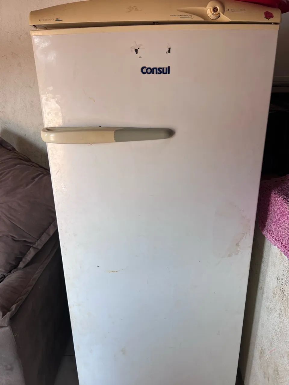 Vende-se geladeira
