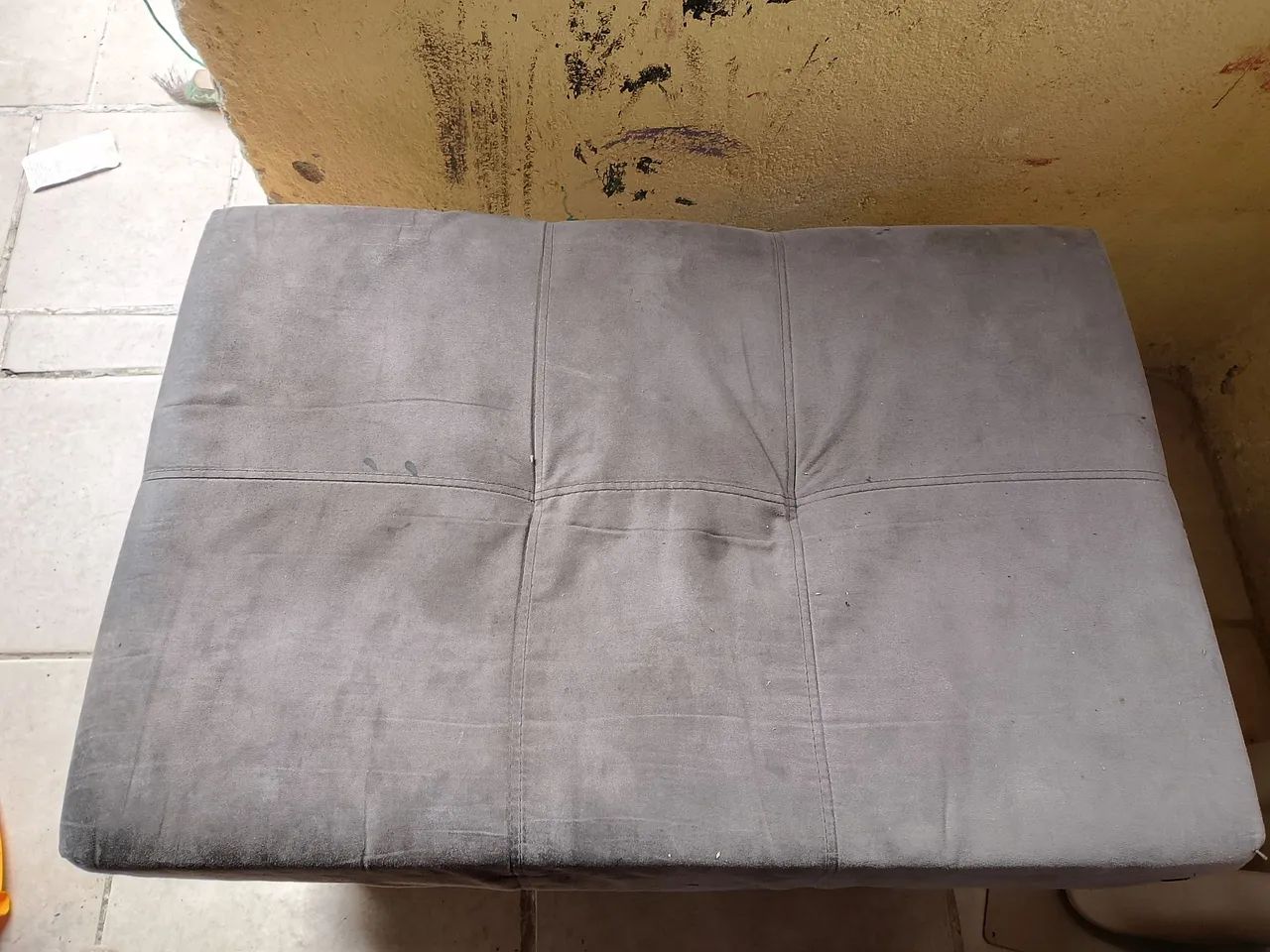 puff cinza com pés - Foto 3