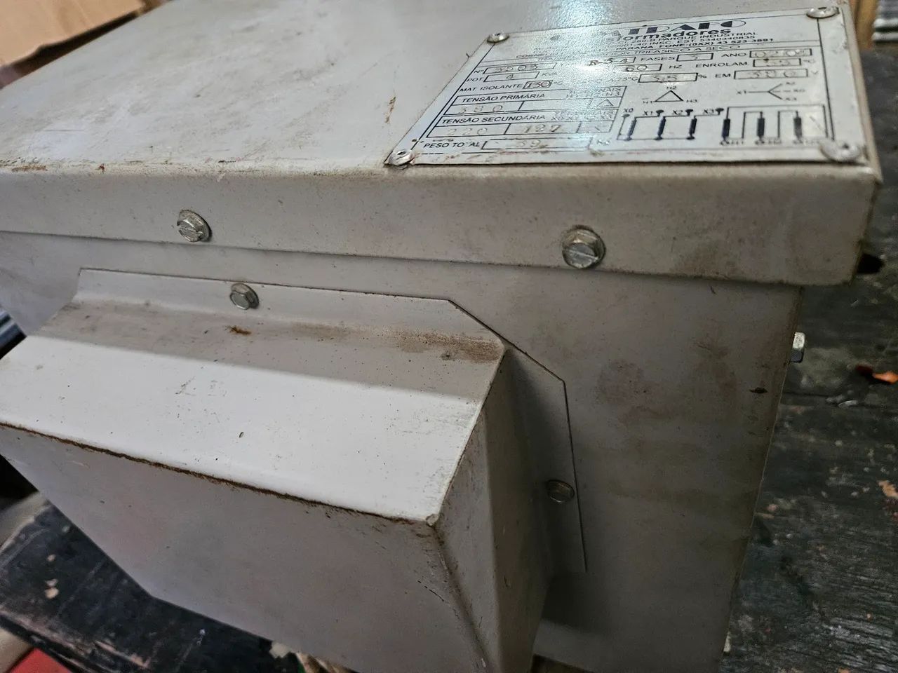 Transformador trifassico 15 KVA    380v/220/127 V