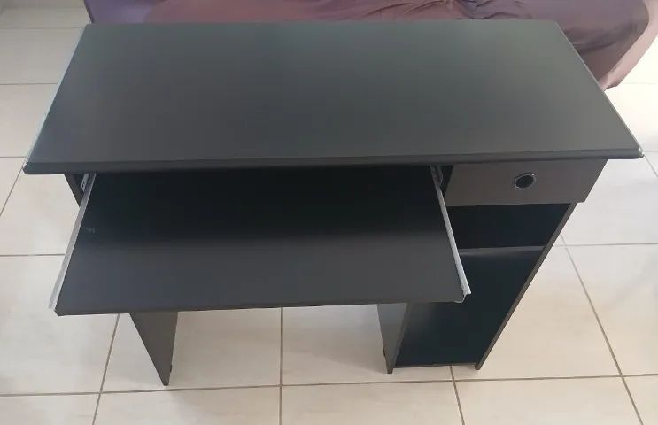 Escrivaninha Preta com Gaveta e Nicho para CPU - Foto 3