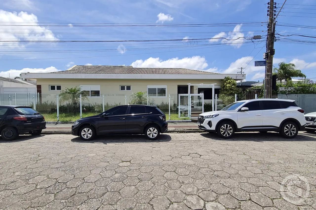 Casa comercial ampla em Santa Mônica