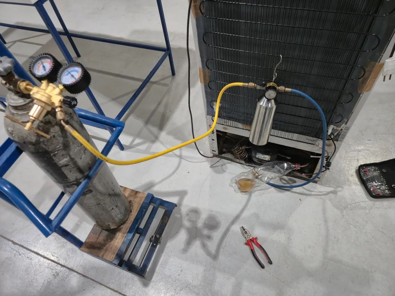 Conserto e manutenção em refrigeração - Foto 2