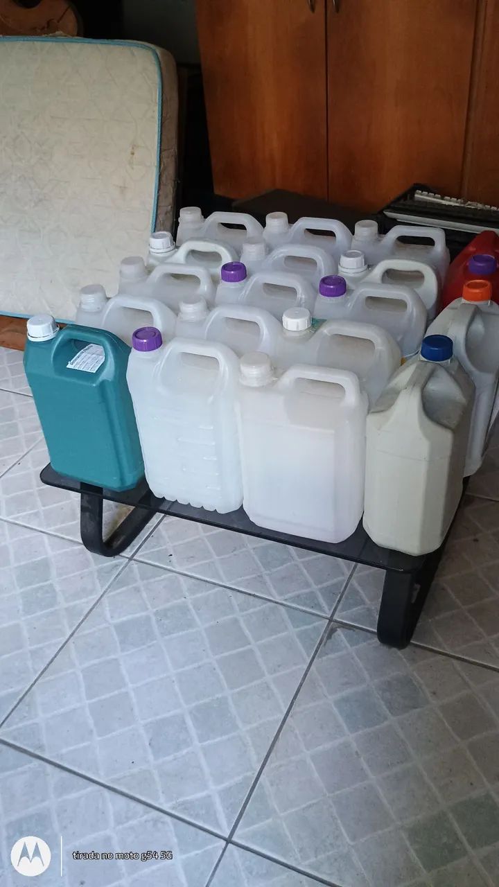 25 galão, 2 reais cada - Foto 3