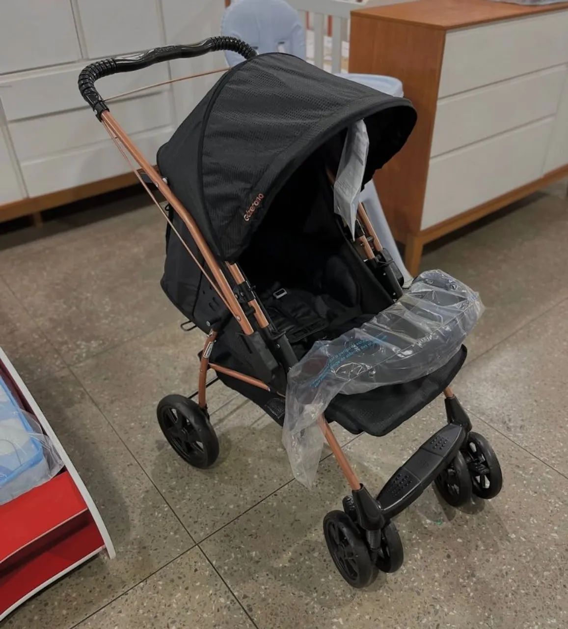 Carrinho de bebê berço novo cobre  - Foto 4