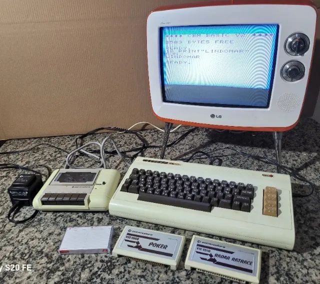 Computador Antigo Commodore Vic 20 + Datasette Lindos