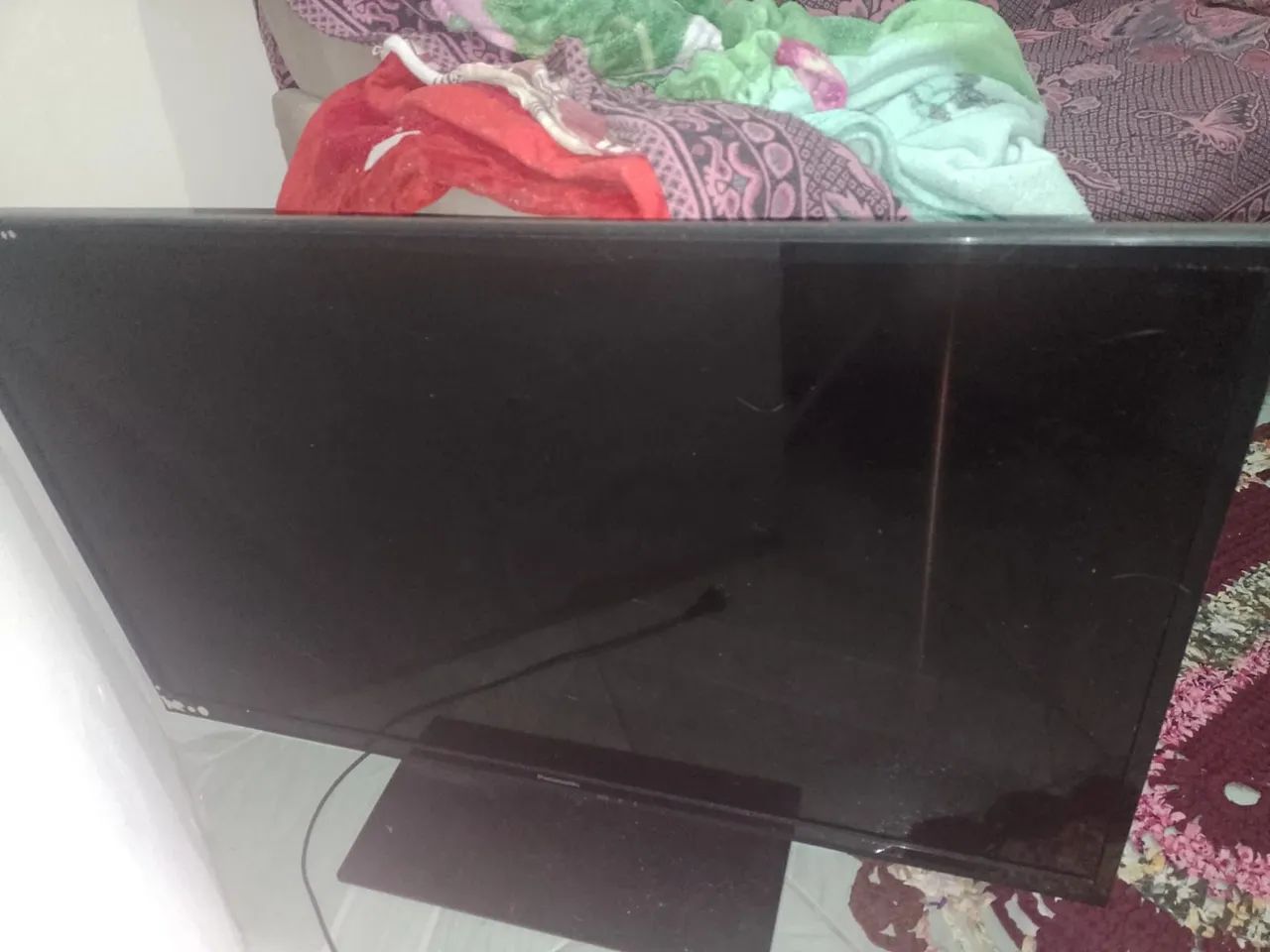 TV 43 polegadas, não é SMART