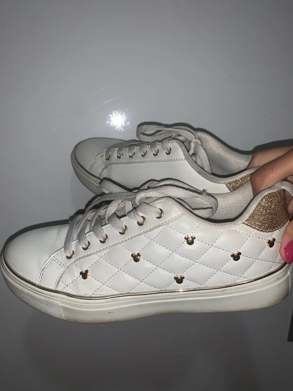 Tênis disney dourado