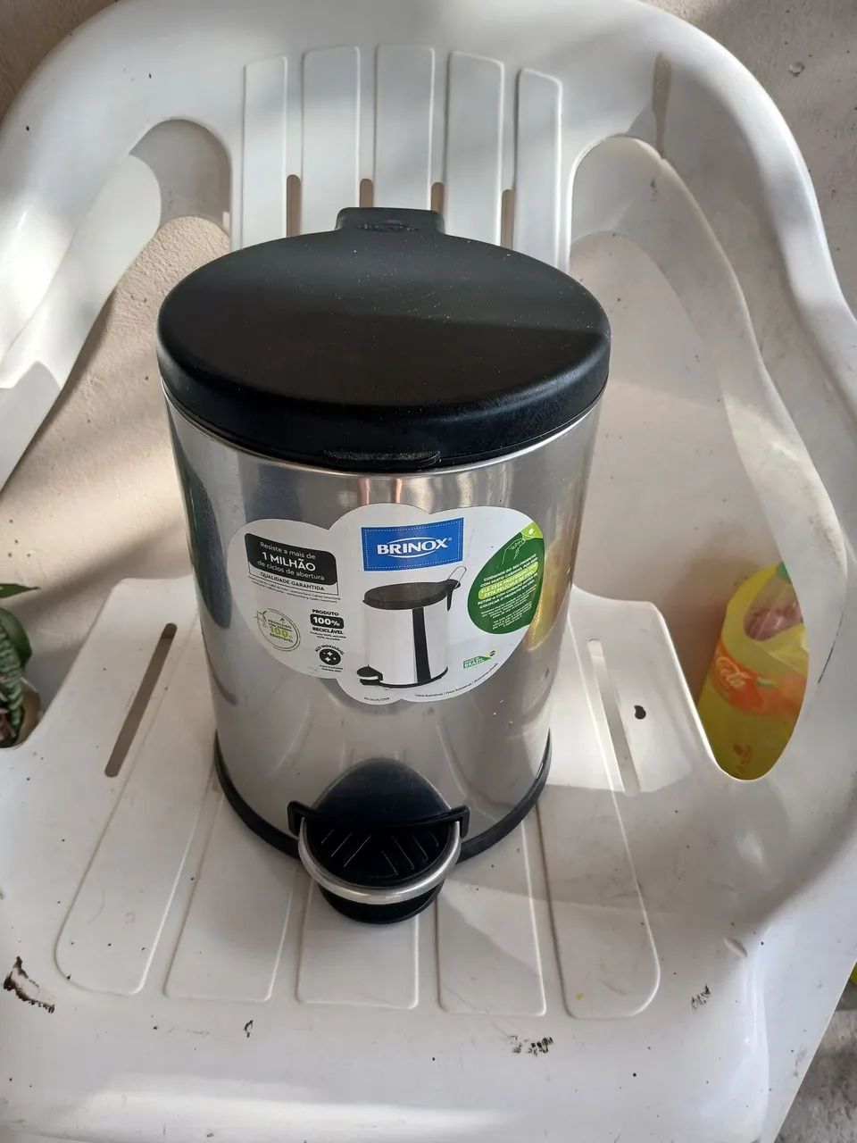 Lixeira nova de inox