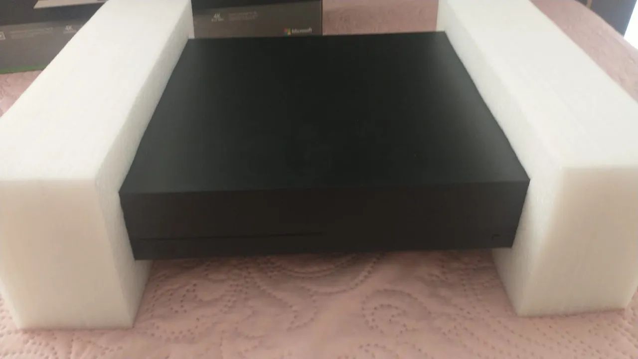 Vendo Xbox One X + Elden Ring 