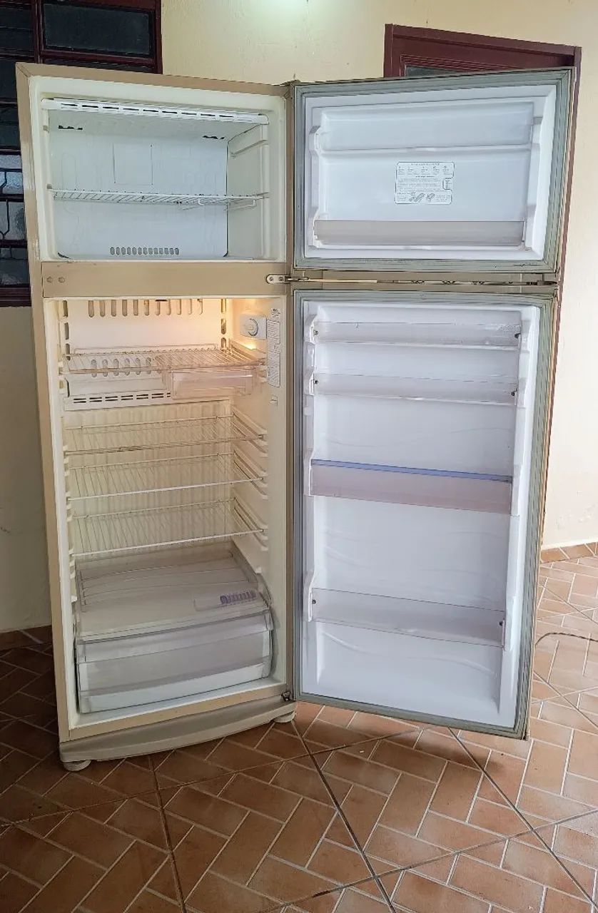 Geladeira Consul duplex 447 litros em ótimo estado de conservação !
