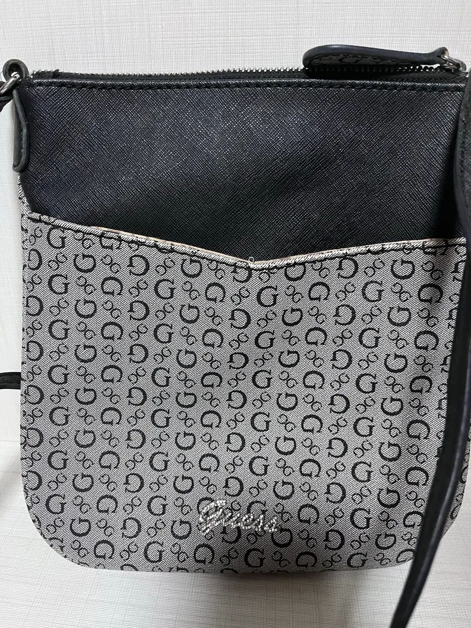 bolsa guess transversal retangular monograma com strass original