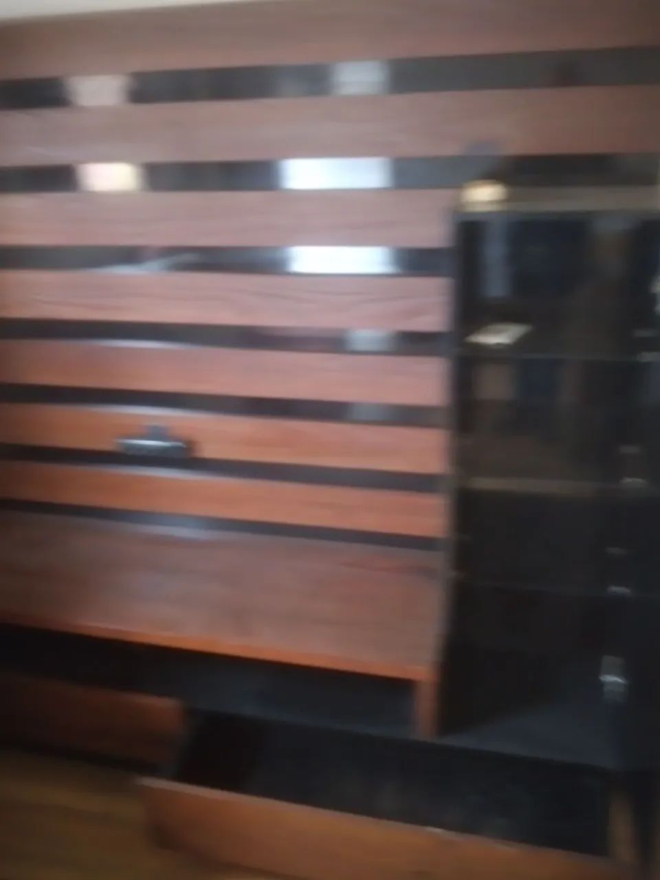 ESTANTE/RACK MULTIUSO EM MADEIRA  - Foto 3