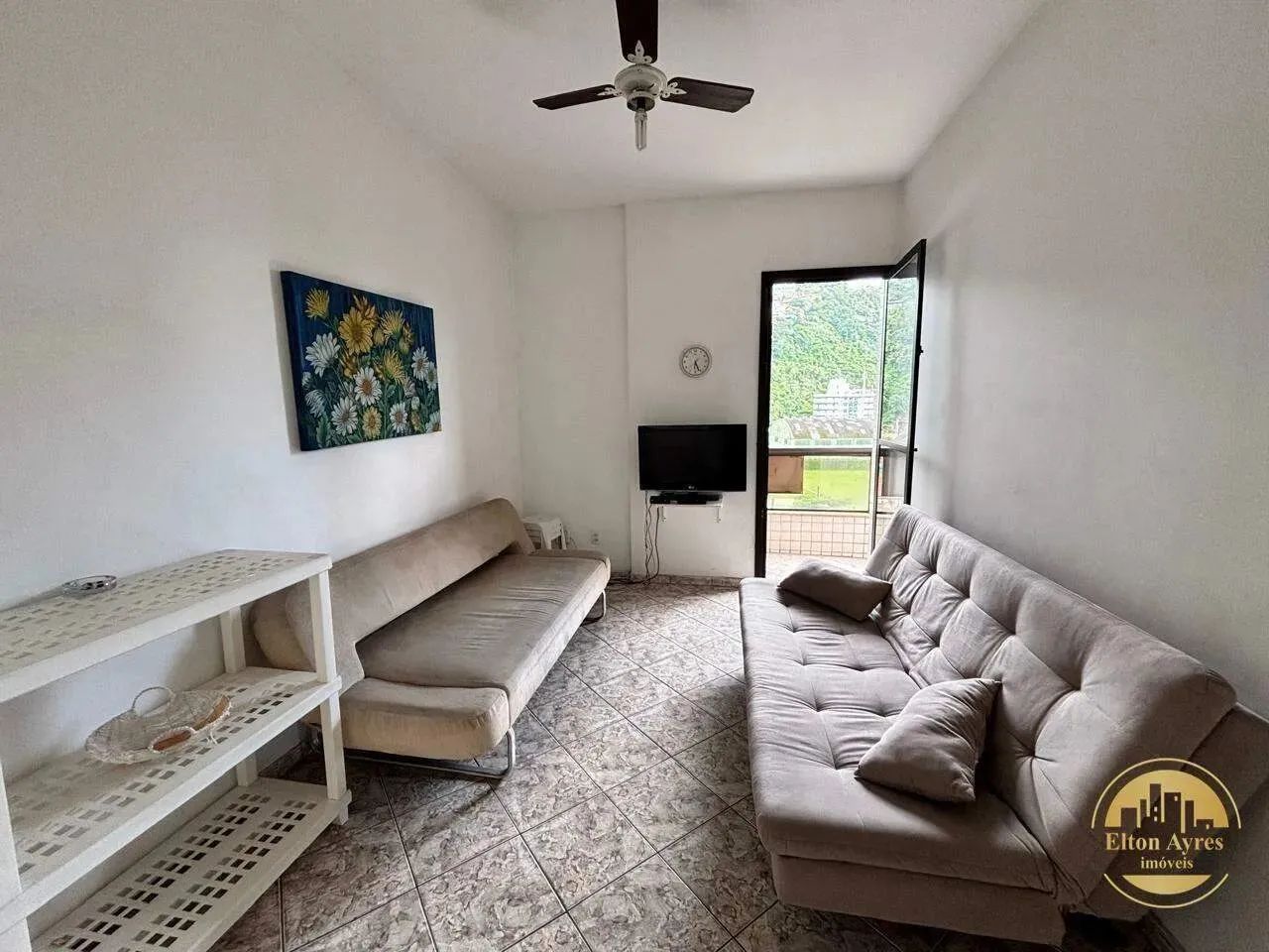 Apartamento 2 dormitórios com sacada e vista Mar em Santos