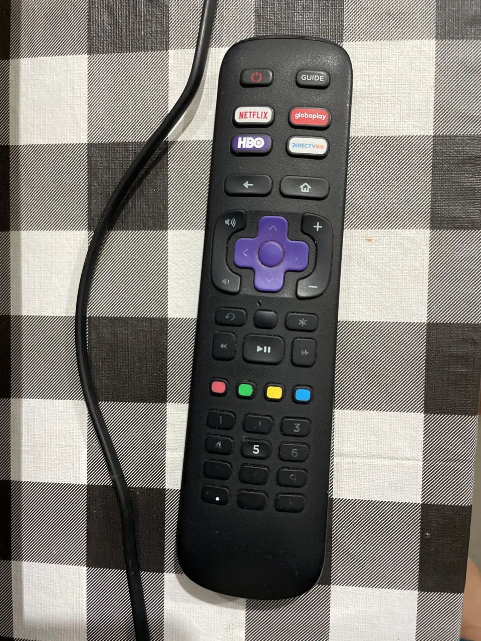 TV SMART ROKU 32 POLEGADAS , COM DEFEITO NA TELA. Acompanha controle. - Foto 3