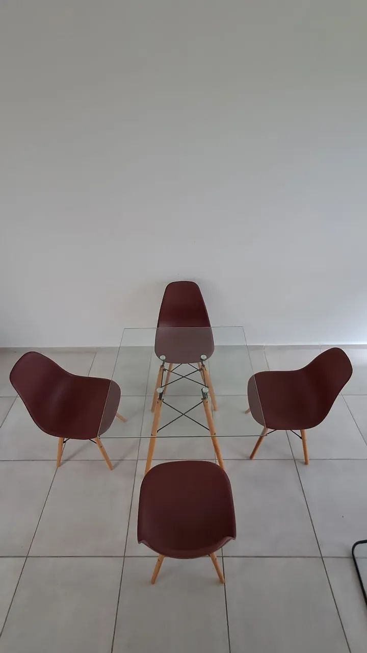 Mesa de Vidro e 4 cadeiras - Foto 2