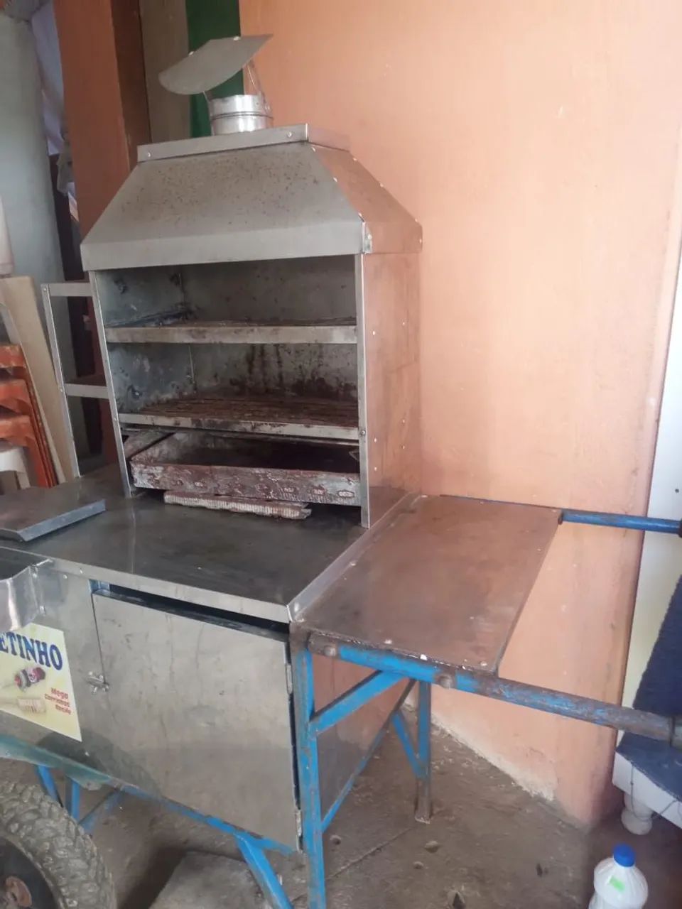 Carroça de espetinho 