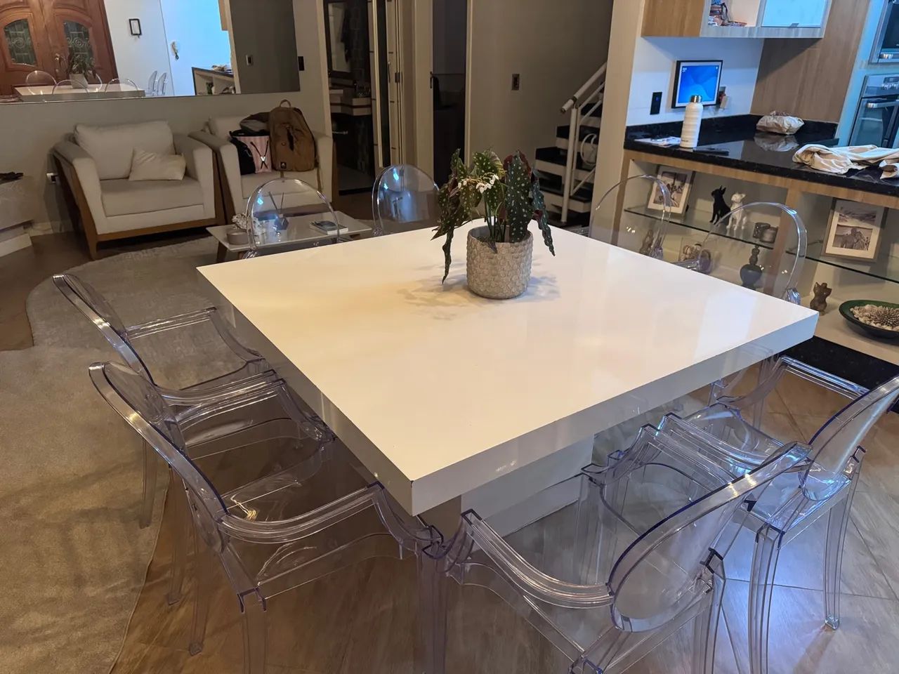 Mesa 1,40x1,40 excelente estado ( com opção de cadeiras)