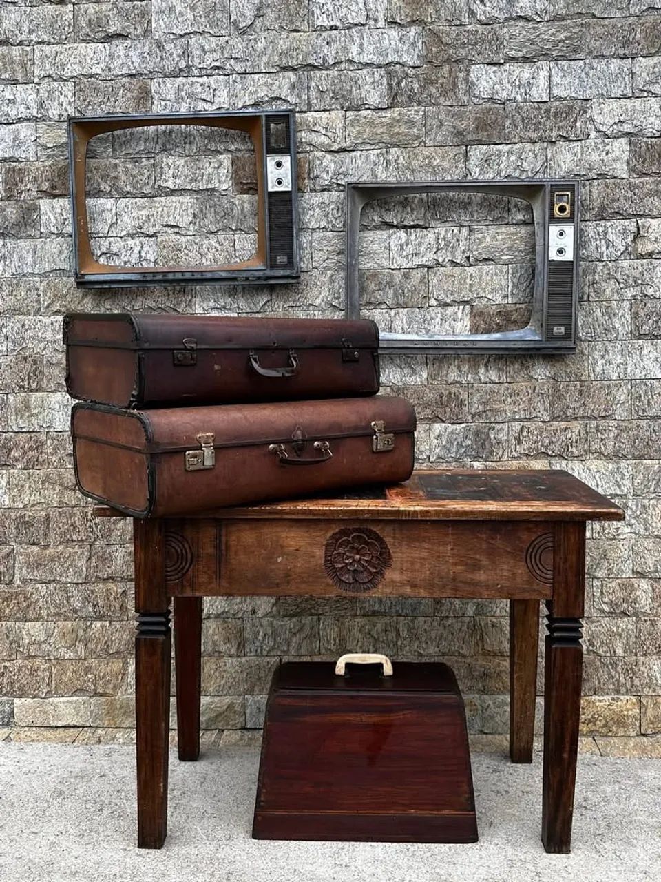 Malas antigas de couro funcional&decorativa  - Foto 2