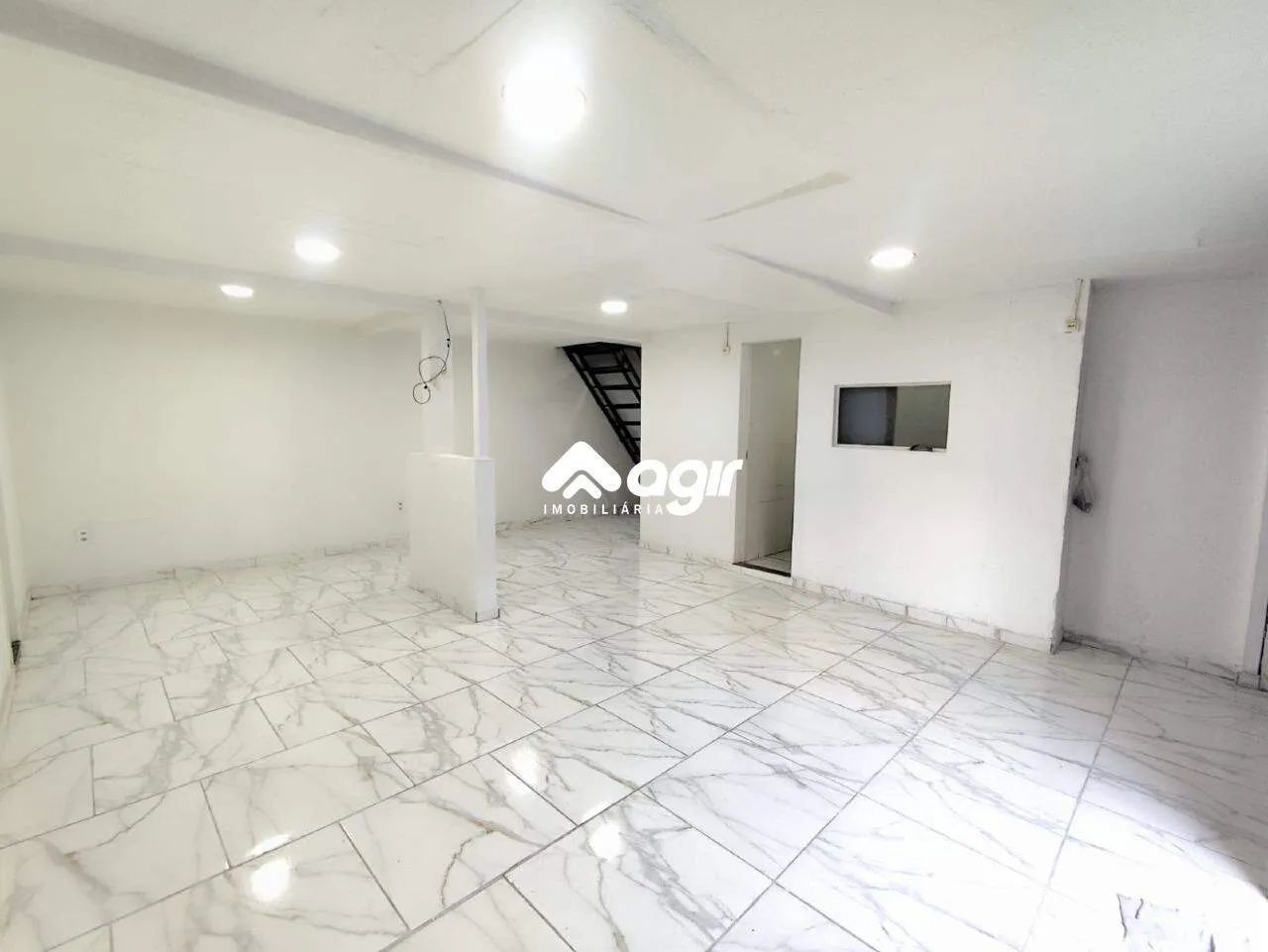 Excelente ponto comercial com loja ampla na Cidade Nova! - Foto 2