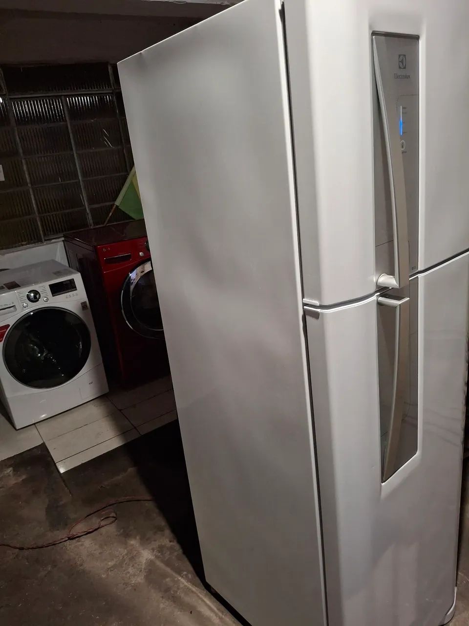 Geladeira 220v semi nova  - Foto 5