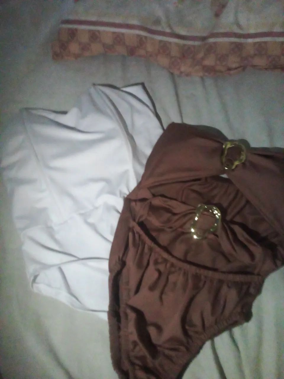 Body branco e marrom 