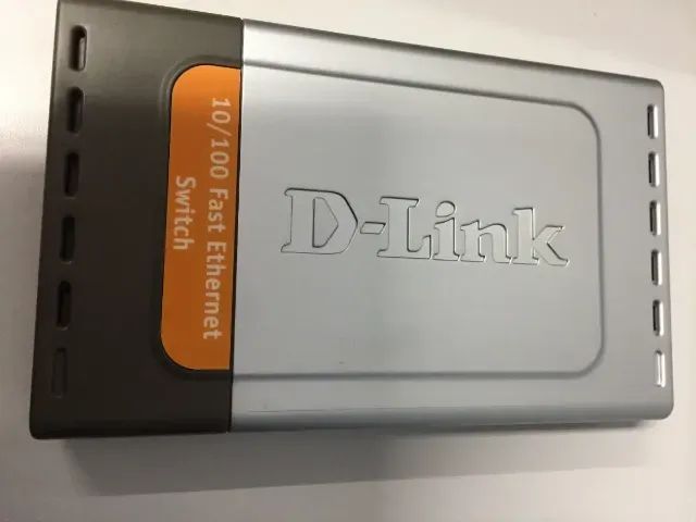 Switch Dlink Modelo Des1008d 8 Portas 10/100 (Kit com 4 unidades)