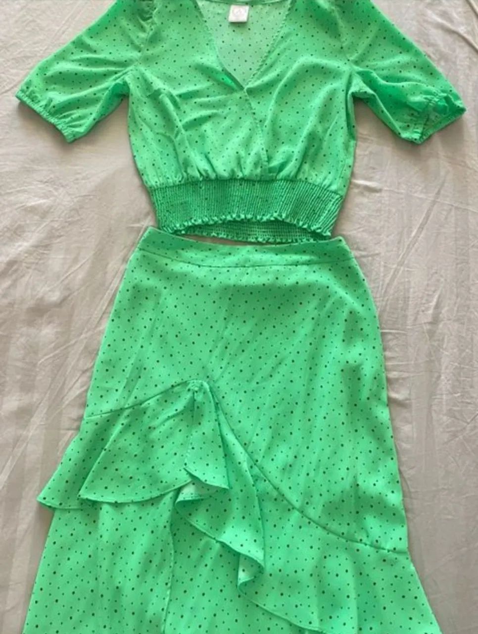 Conjunto croped e saia