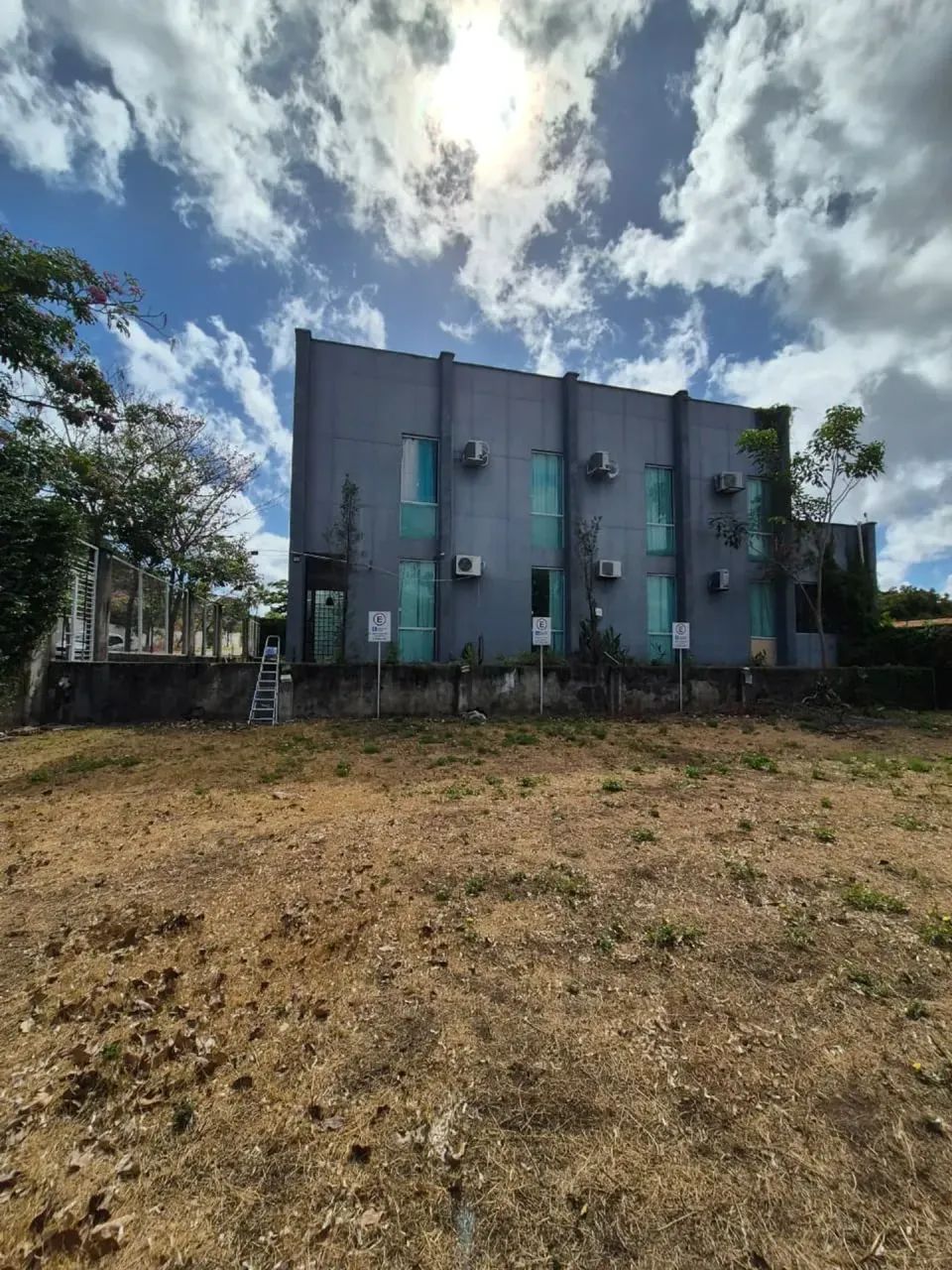 PRÉDIO COMERCIAL E TERRENO - Foto 5