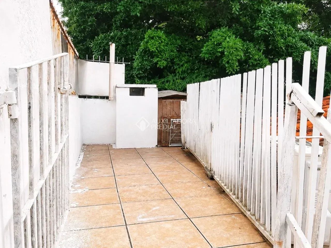 Casa com 6 dormitórios, 3 vagas de garagem no bairro Estreito - Foto 4