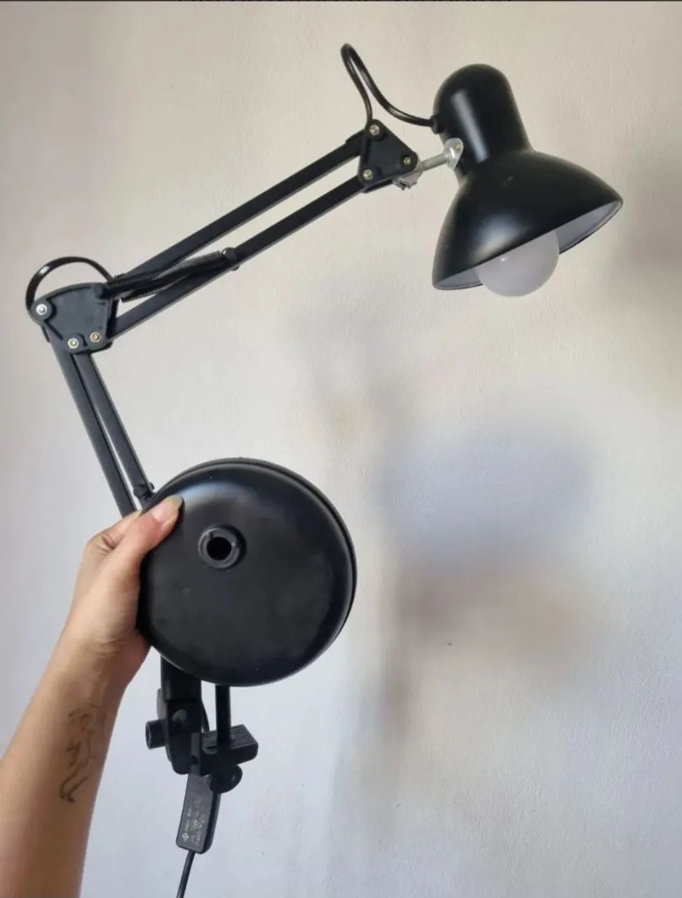 Luminária de Mesa Pixar Preta Articulada e Regulável  - Foto 4