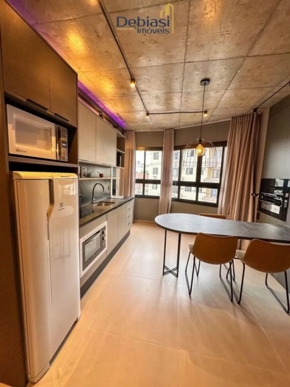 ÉVLON 202 - Studio 100% mobiliado e equipado - 24,18m²