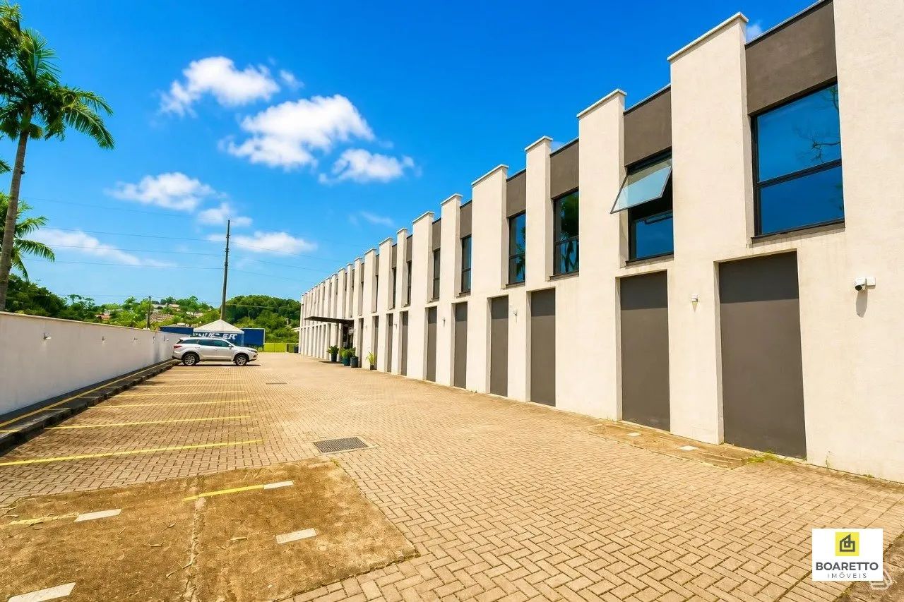 Alugo prédio Comercial com 954,05m² na rua Anita Garibaldi. - Foto 4