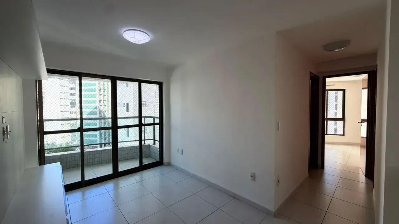 Edf. Plaza Royale. Completo 2 Quartos 51m² com Varanda.