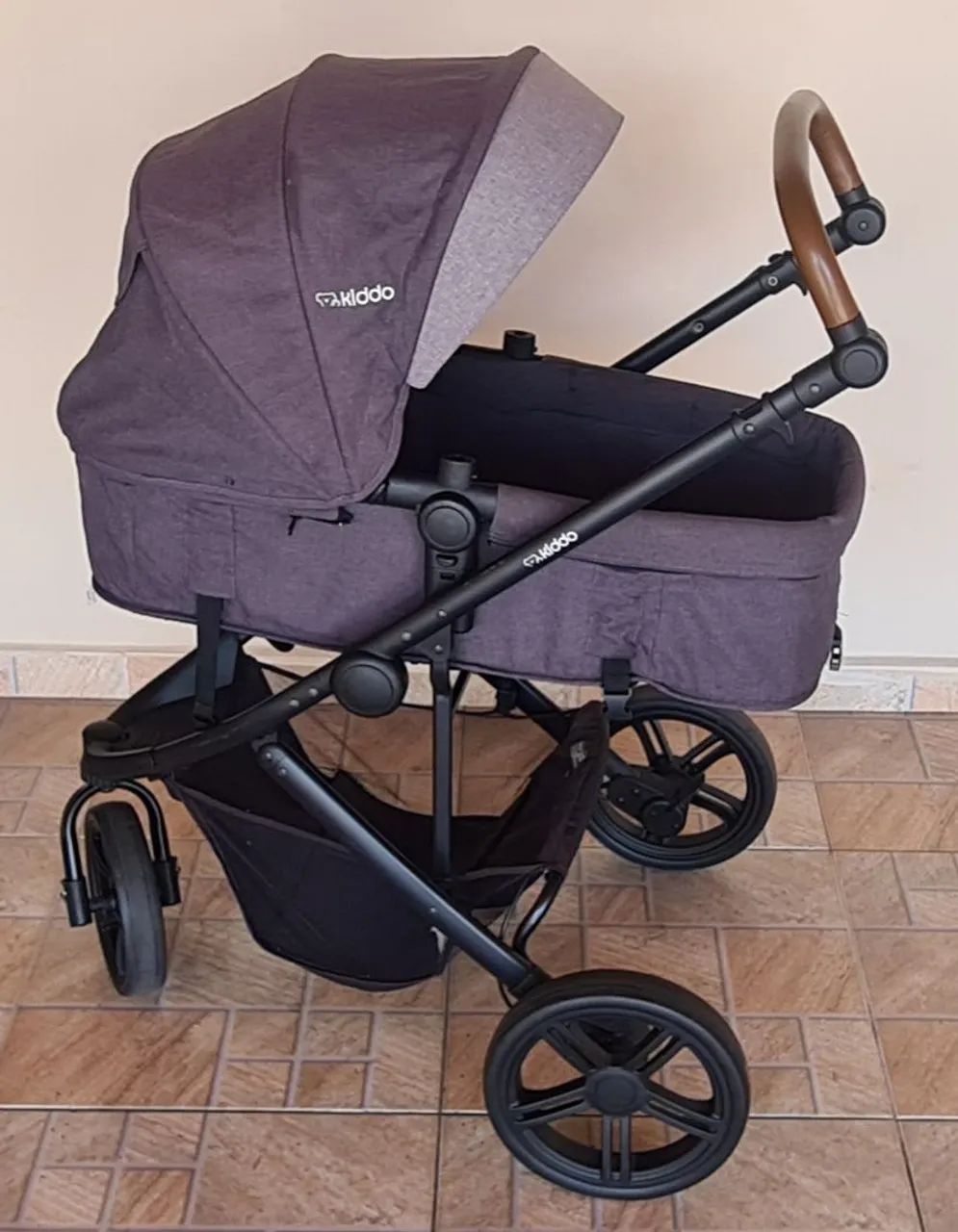 Carrinho de bebê Kiddo Trek + bebê conforto Kiddo