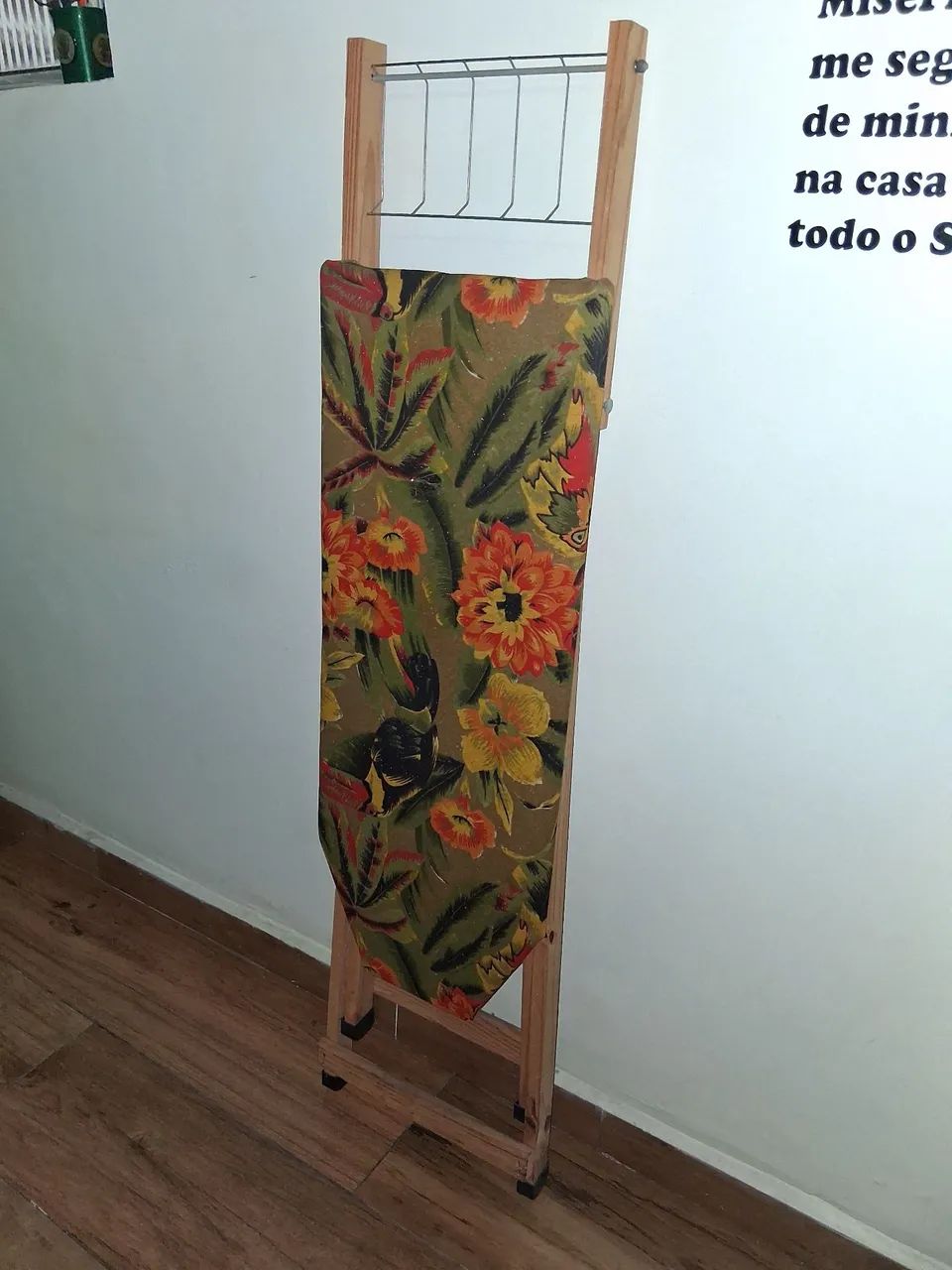 Tabua de passar roupas de madeira - Foto 2