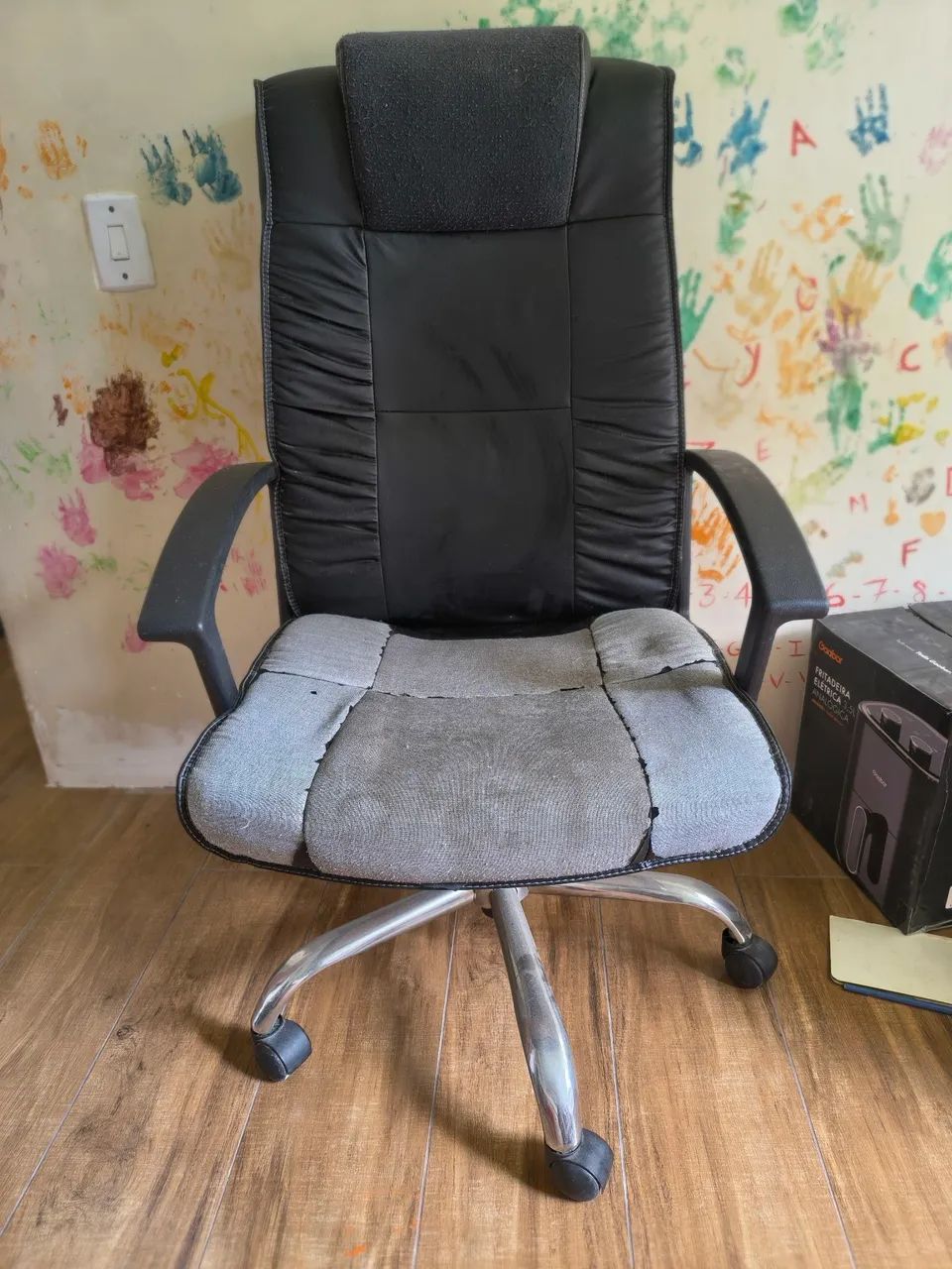 Office chair with casters