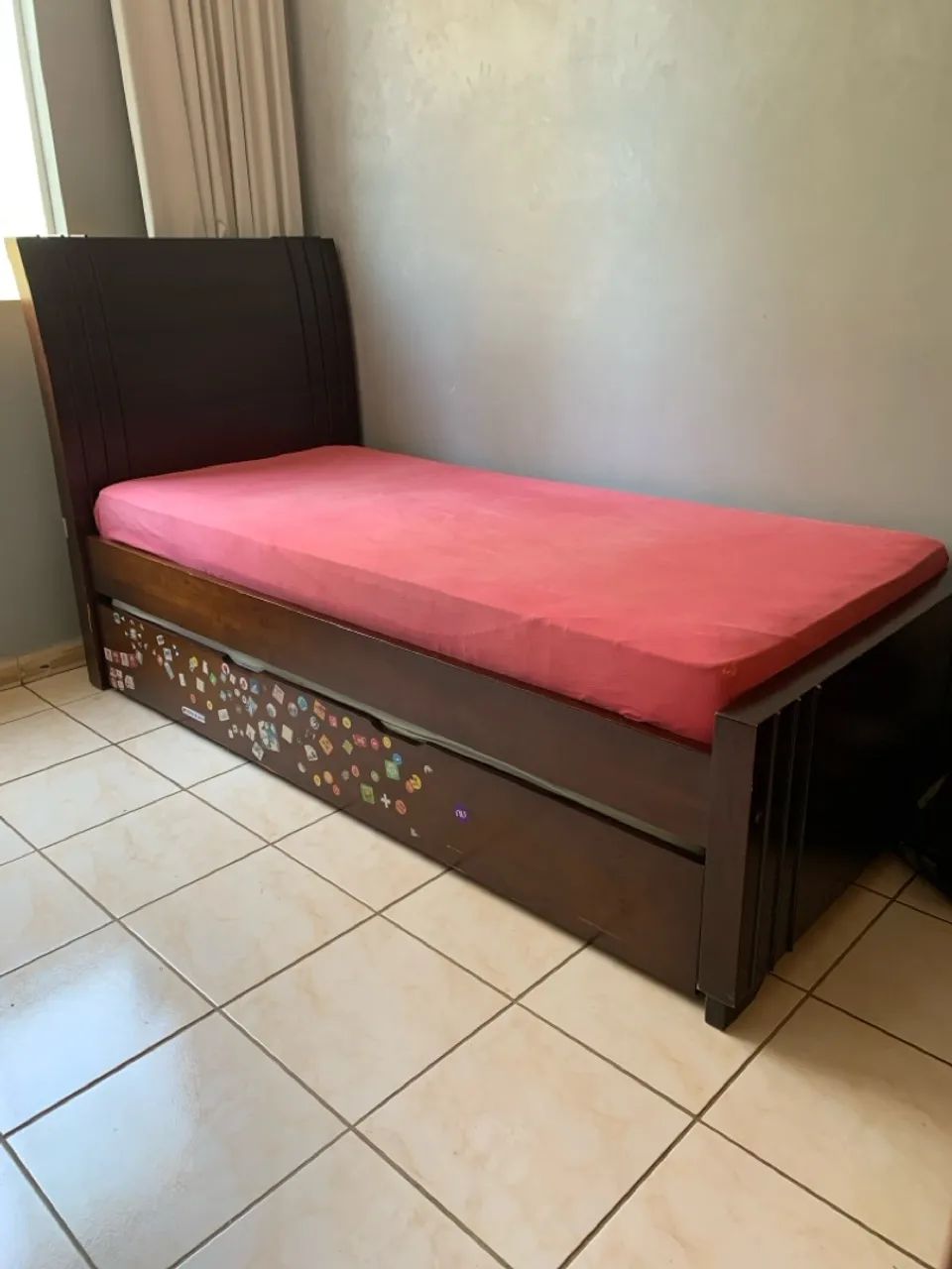 Cama dupla de madeira solteiro
