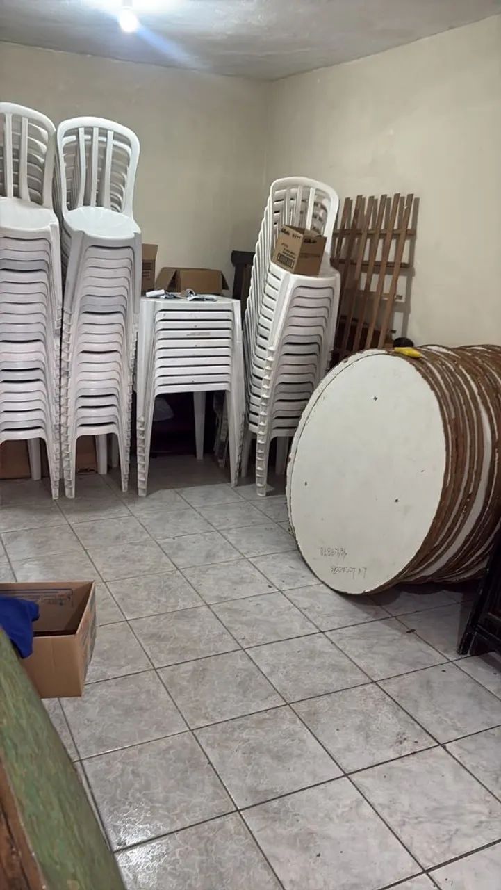 MESAS E CADEIRAS PLASTICAS USADAS 