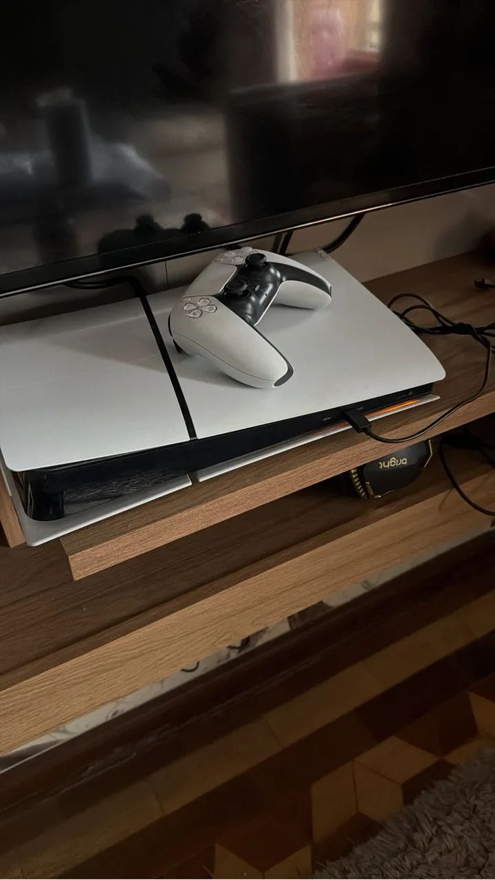 Play5 slim 1tb , midia digital 