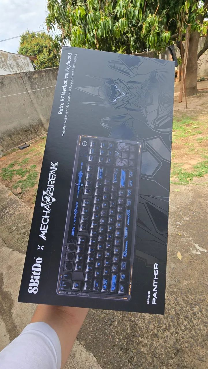 Teclado 8bitdo Mecha Break nunca usado