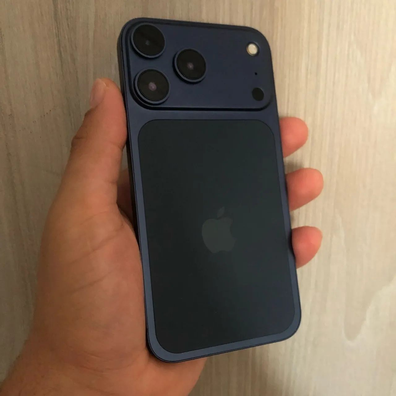 iPhone XR NA CARCAÇA DO 17 PRO MAX  - Foto 2
