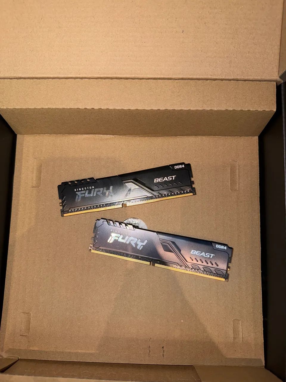  2 Memórias RAM 8 gb Hyperx DDR4 (2x8)