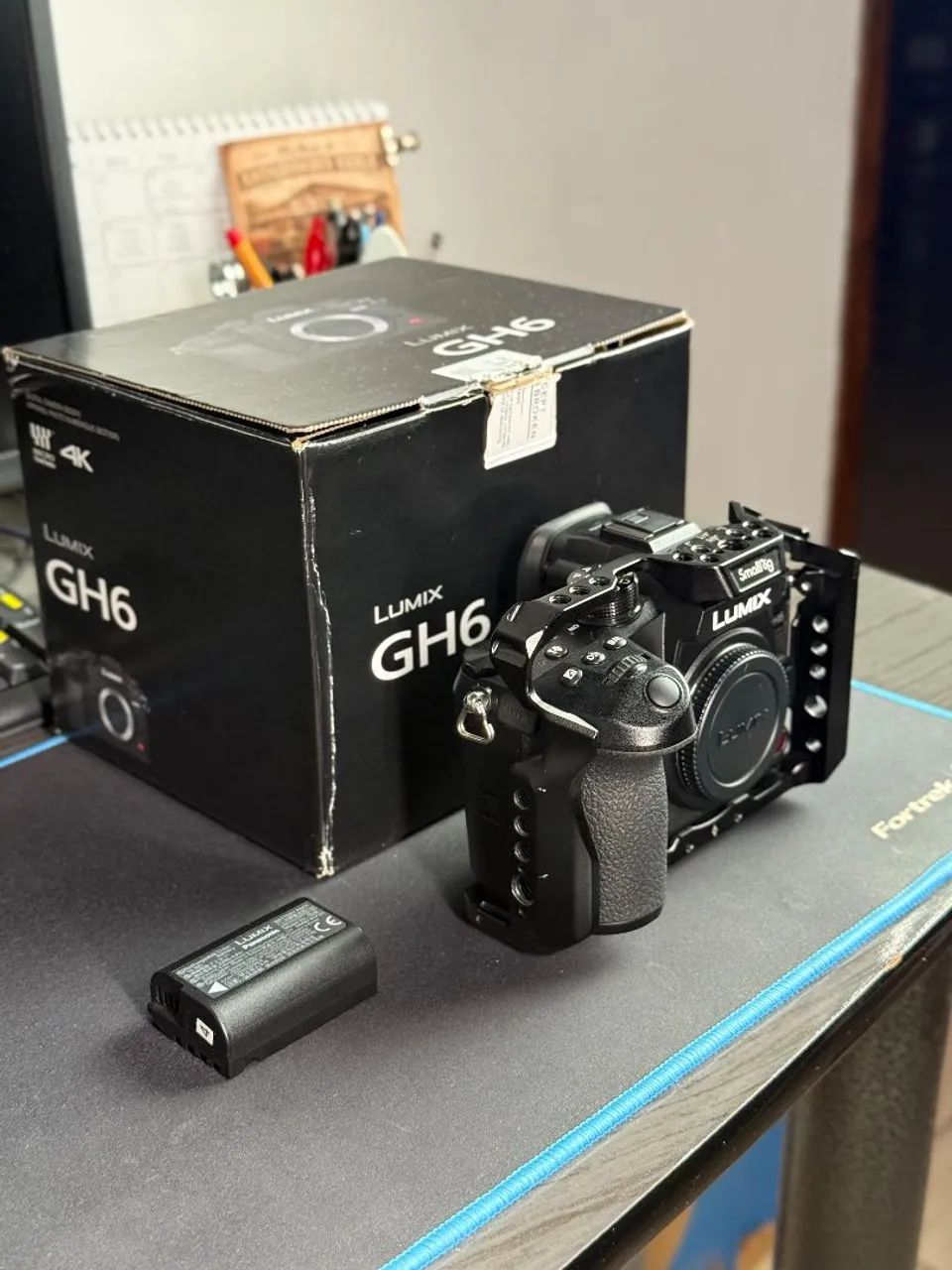 Câmera Panasonic Lumix GH6 + Cartão Cfexpress 512GB + Acessórios  - Foto 3